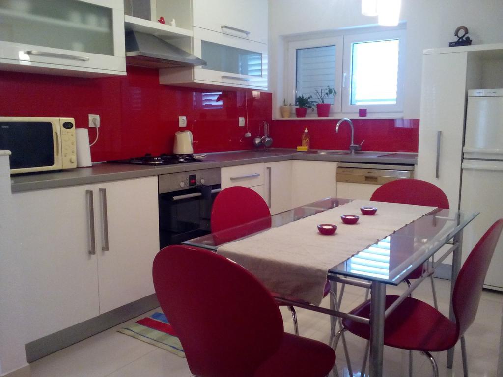 Apartment Petra Baška Voda Eksteriør bilde