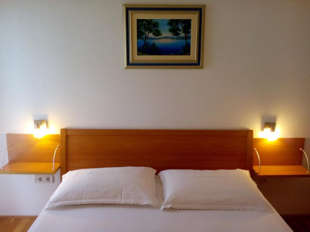 Apartment Petra Baška Voda Eksteriør bilde